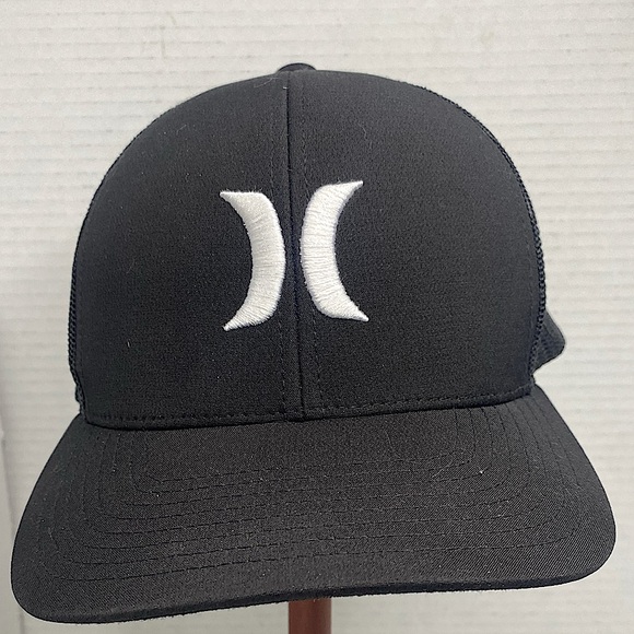 Hurley Other - Black Hurley trucker hat‎